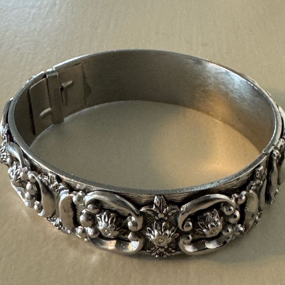 Vintage Whiting & Davis Art Nouveau Hinged Cuff Bangle Bracelet